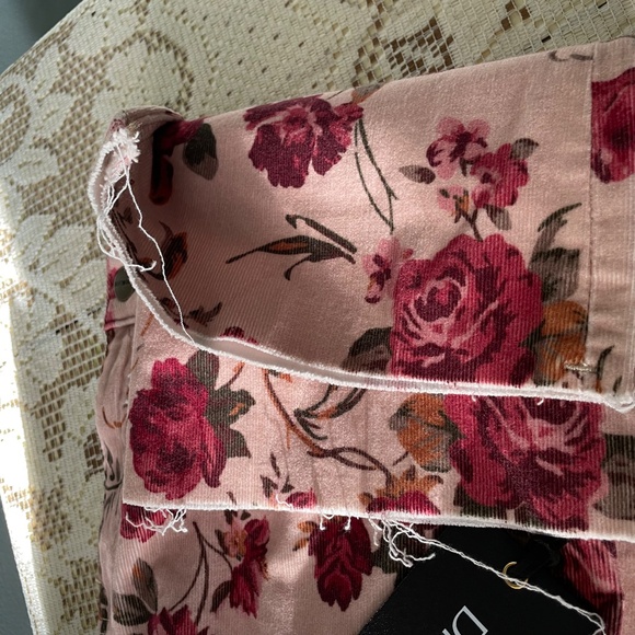 Size 30 Driftwood  pinwheel, corduroy floral jeans - Picture 6 of 6